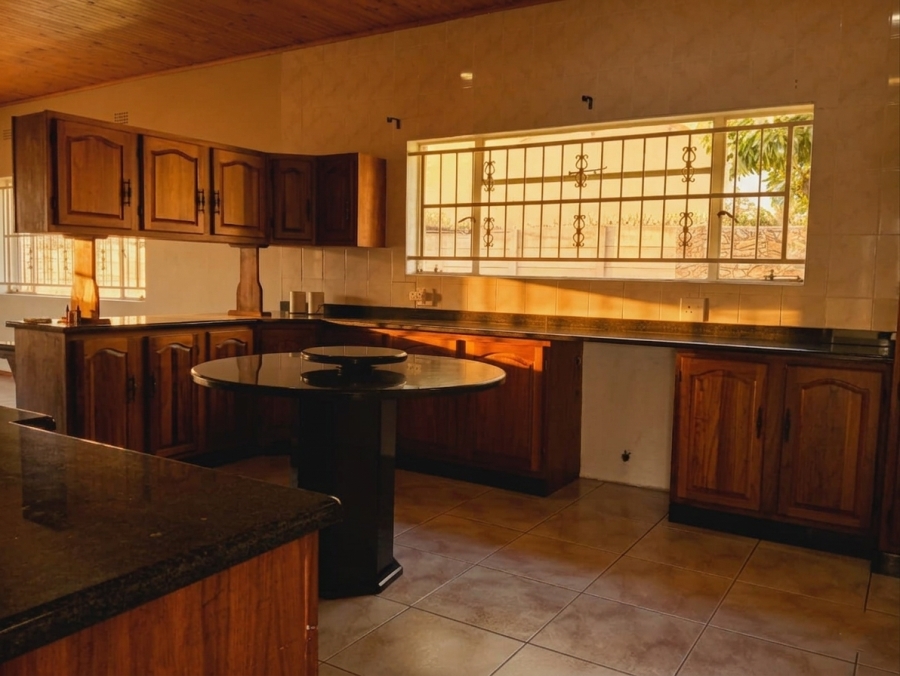 To Let 4 Bedroom Property for Rent in Safari Gardens North West